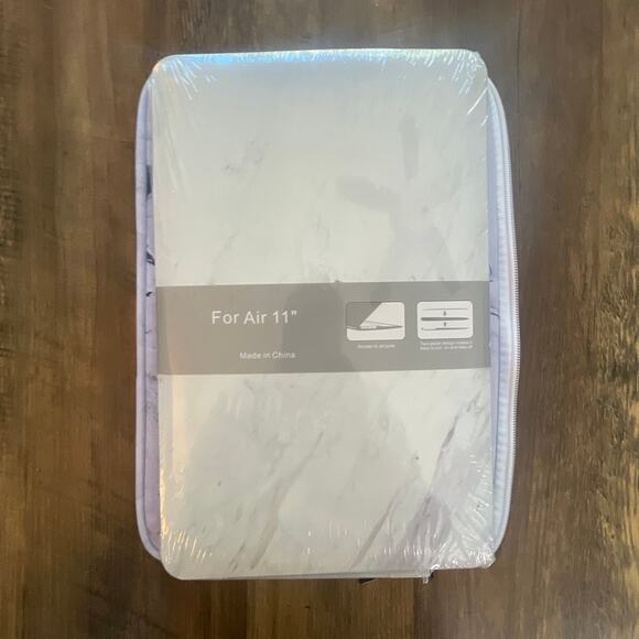 MacBook Air 11” purple soft case with hardshell - Picture 2 of 6